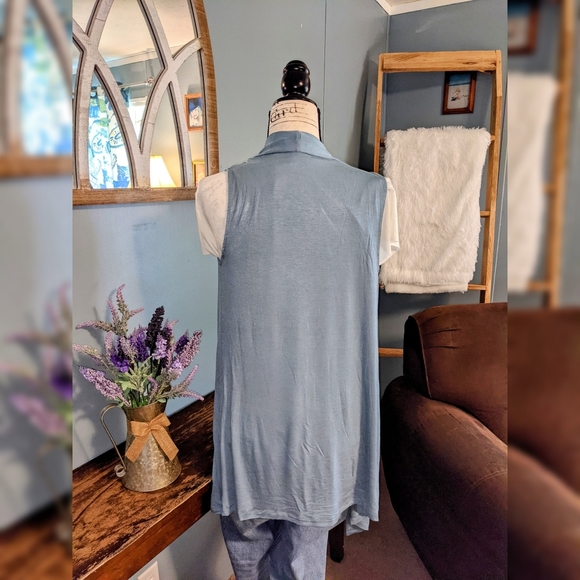 Zenana Outfitters Sleeveless Cardigan - Picture 5 of 6